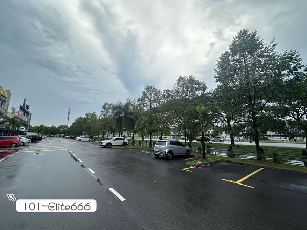 Eleven Avenue Bukit Raja Klang 2Sty 22x80 Facing - photo 4