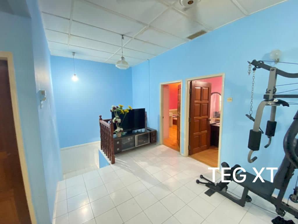 630k Prime Area Taman Berkeley Klang 2Sty 20x80 - photo 2