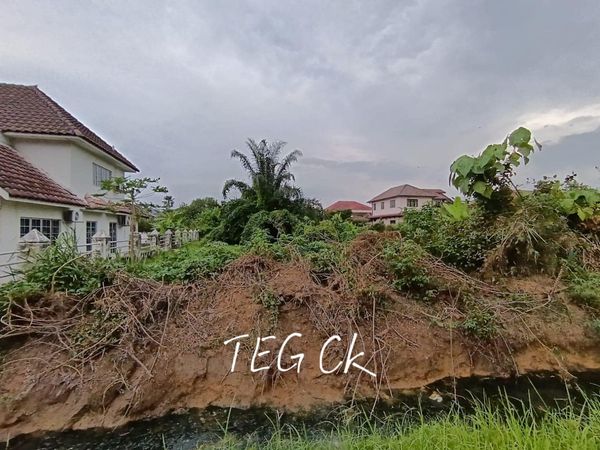 1 07m Limited Bungalow Residential Land 8200sf - photo 2