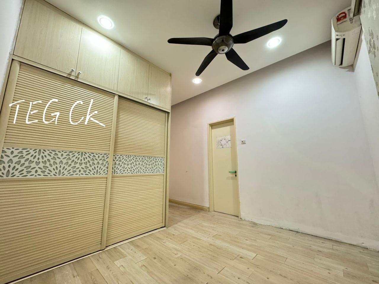 2 5m Corner 2Half Sty Bukit Raja Klang 6000sf - photo 11
