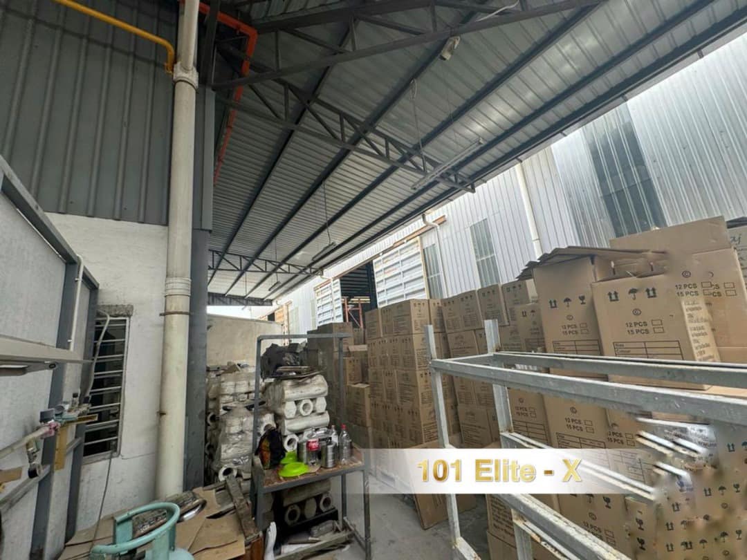 6 3m Klang Utama 3Sty SemiD Factory 16k sf - photo 2