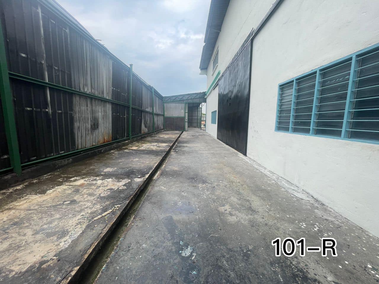 10k Jalan Meru Kapar 9k sf 100Amps 1Half Sty SemiD - photo 3