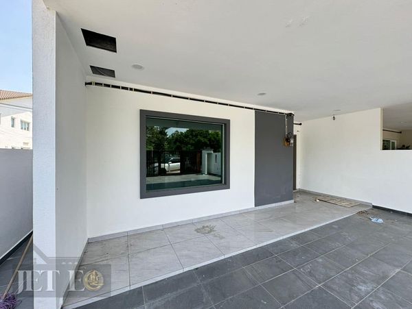 899k Zinnia Jaromas 2Sty Endlot 25x72 Renovated - photo 2