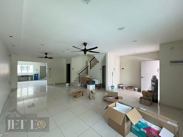 899k Zinnia Jaromas 2Sty Endlot 25x72 Renovated - photo 4
