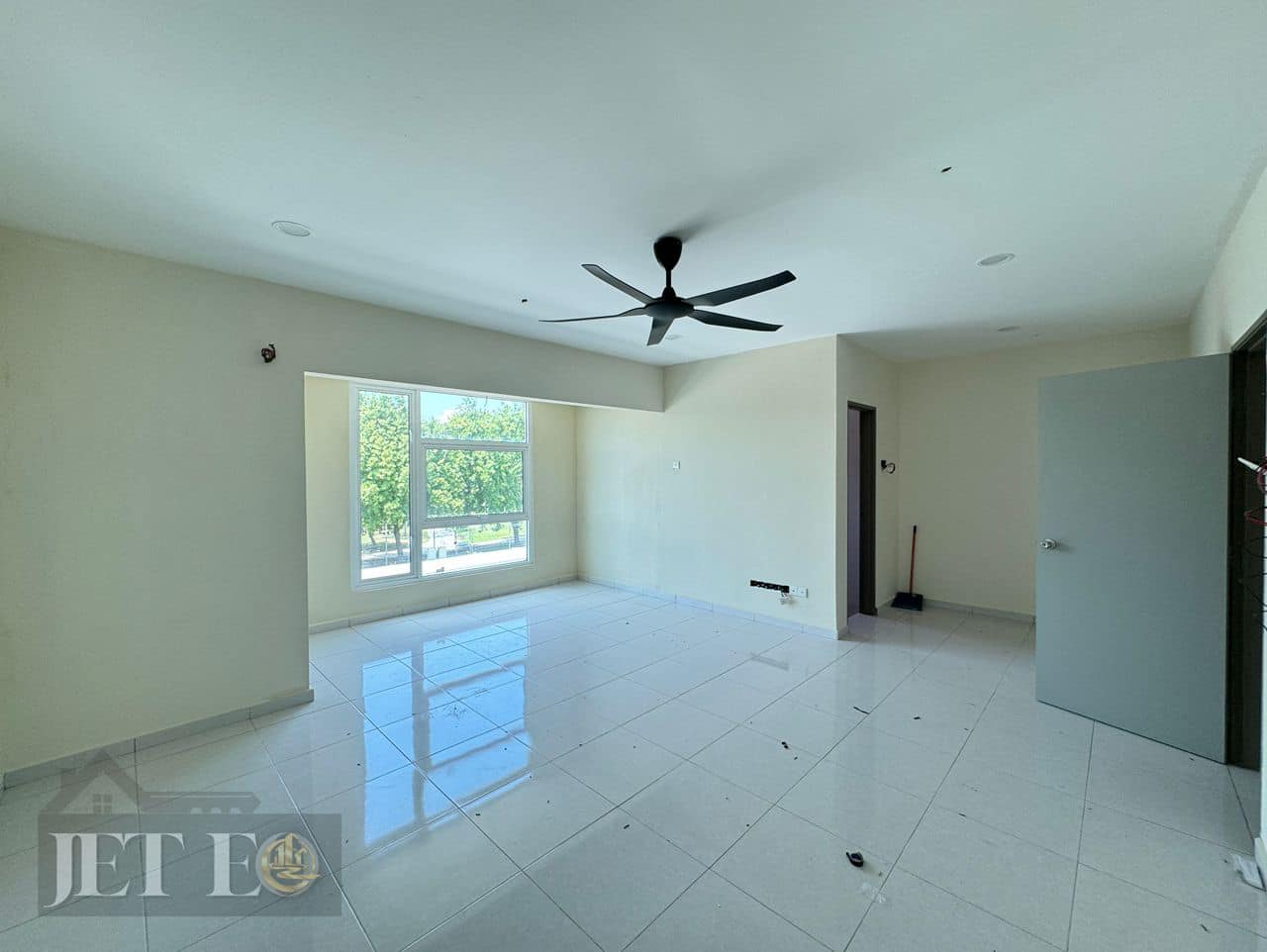 899k Zinnia Jaromas 2Sty Endlot 25x72 Renovated - photo 8
