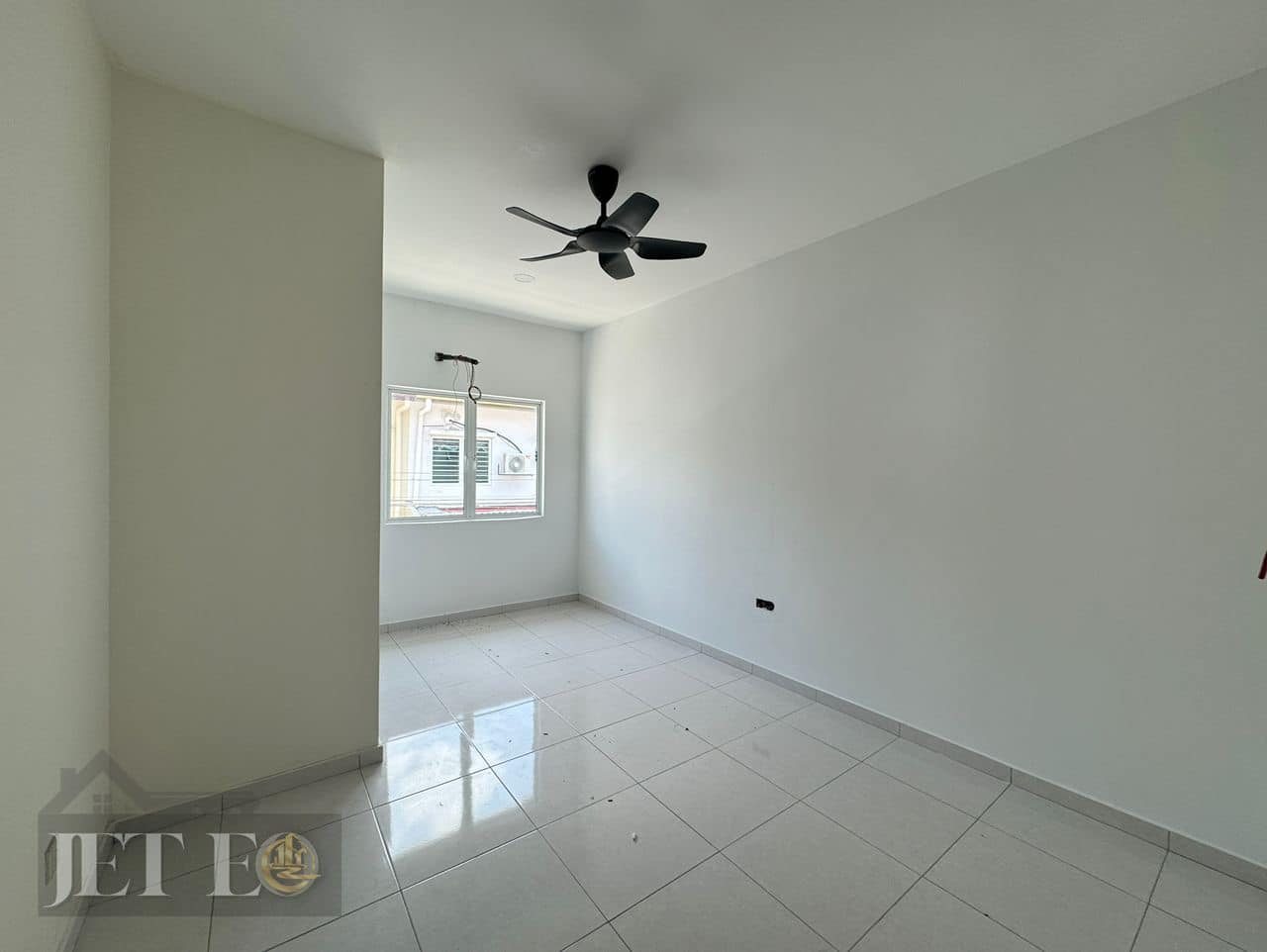 899k Zinnia Jaromas 2Sty Endlot 25x72 Renovated - photo 11
