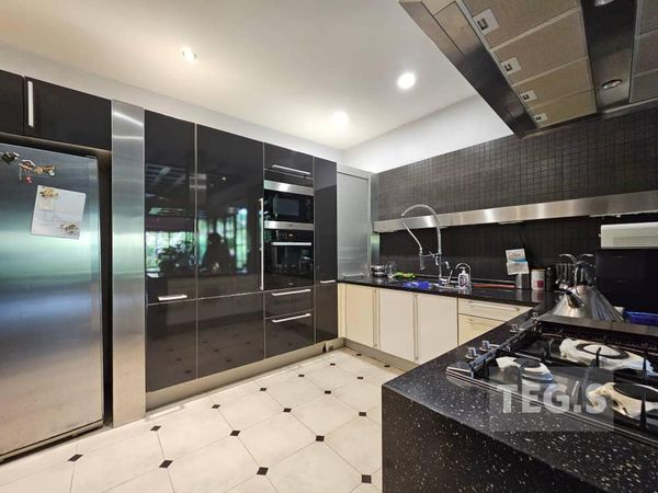2 53m Renovated KK Hills Kota Kemuning 2Sty SemiD - photo 4