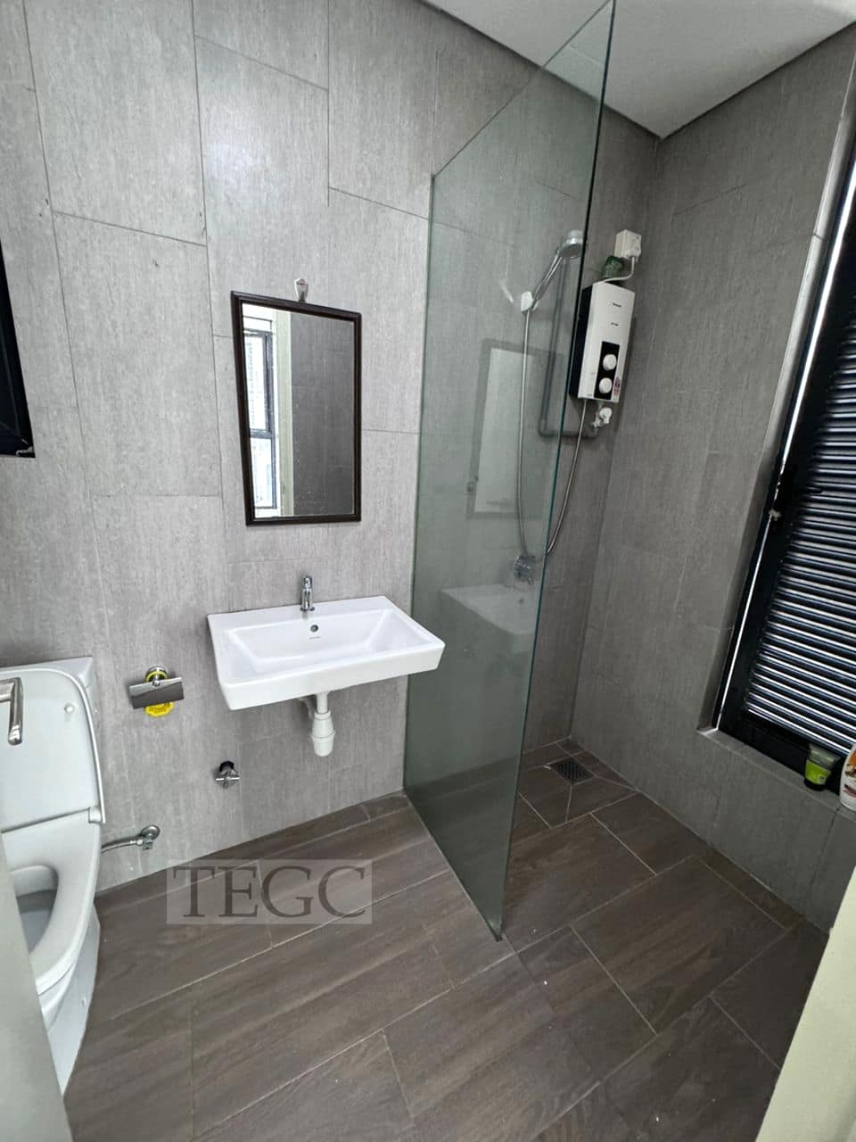 460k Lower Floor Huni Residence Eco Ardence 1000sf - photo 3