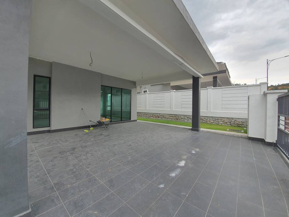 rafflesia residence semi D - photo 6
