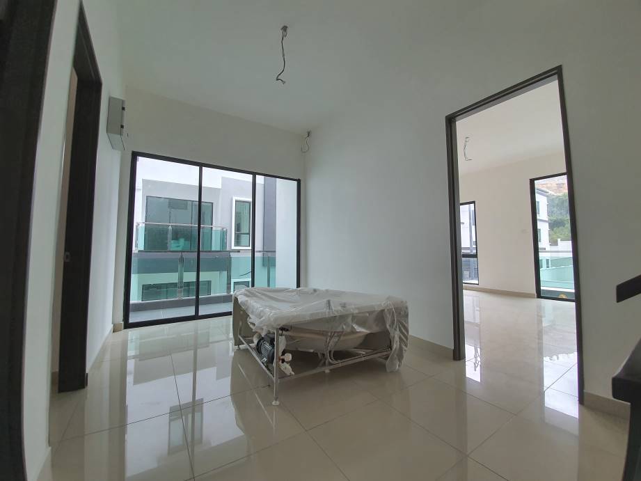 rafflesia residence semi D - photo 10