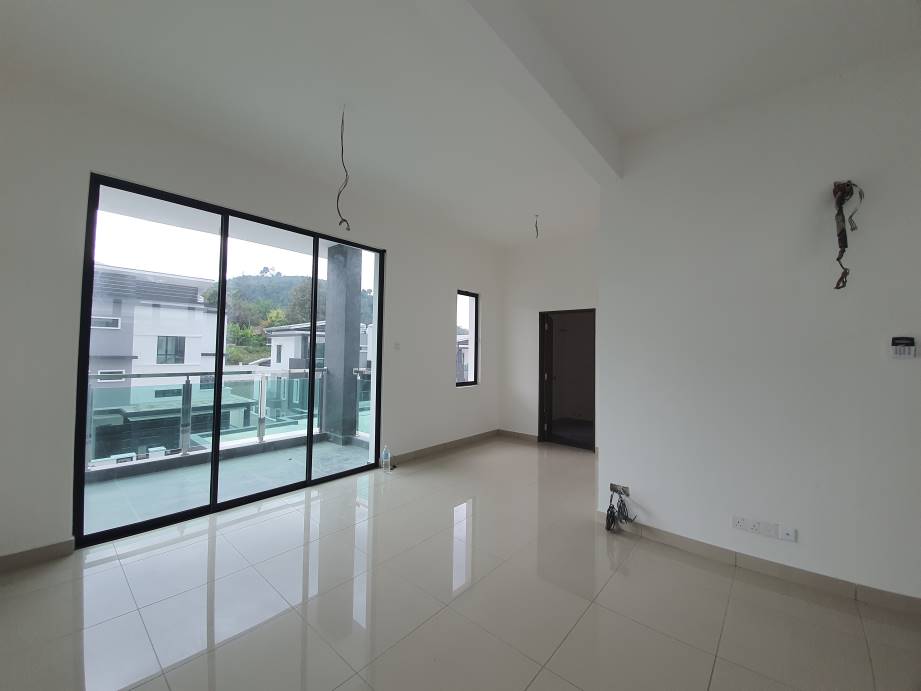 rafflesia residence semi D - photo 12