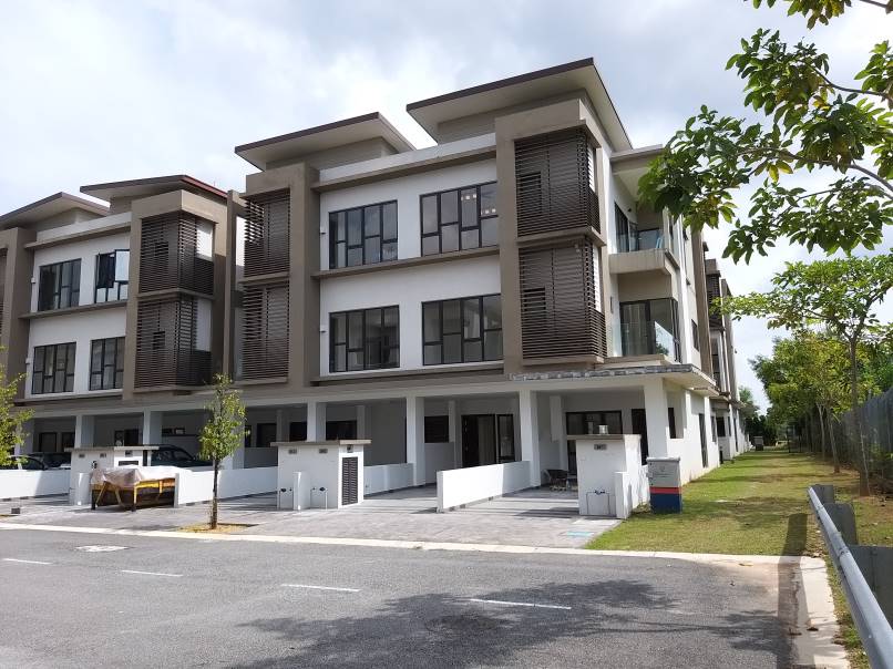 NDira Townhouse FOR RENT RM4200 4300 - photo 3