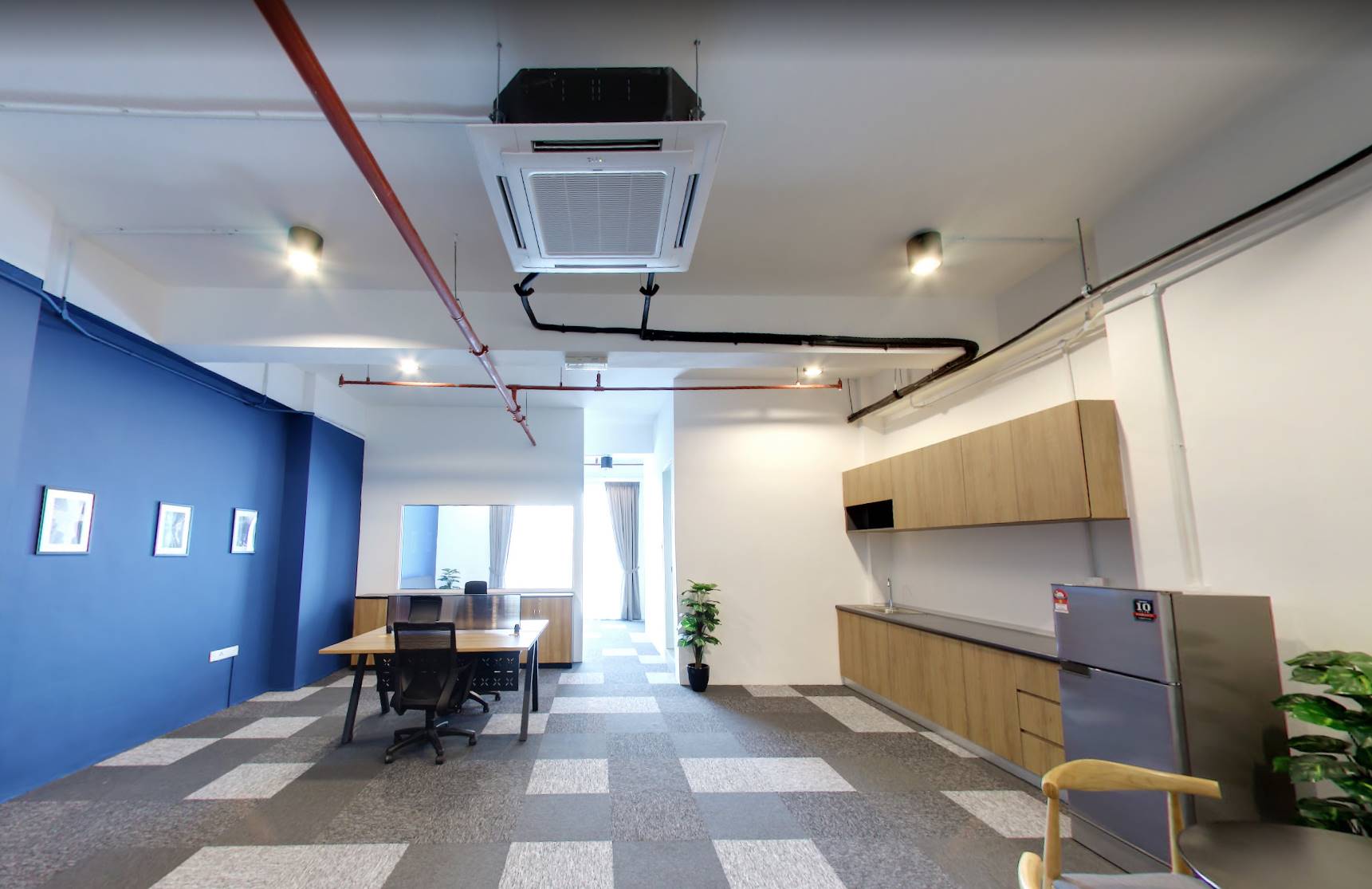 Metropolitan Square Commercial - photo 4