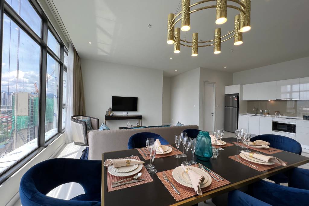 1 of 3 Pavilion Embassy 1211SF - photo 6