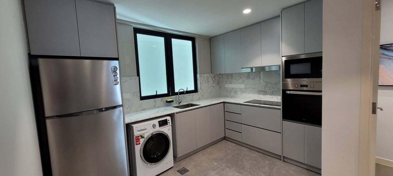 KING Room in  The OOAK Suites and Residence - photo 2