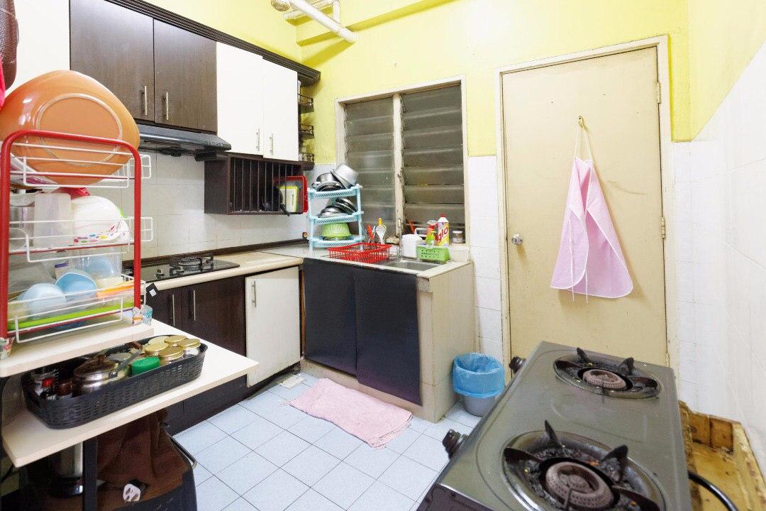 Pangsapuri Jati 1 Taman Subang Mewah Subang Jaya - photo 2