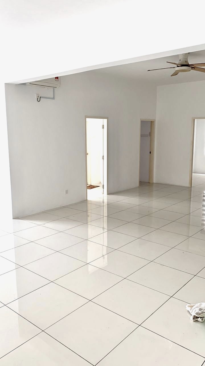 Skyview Residence 1450sf 780k - photo 3