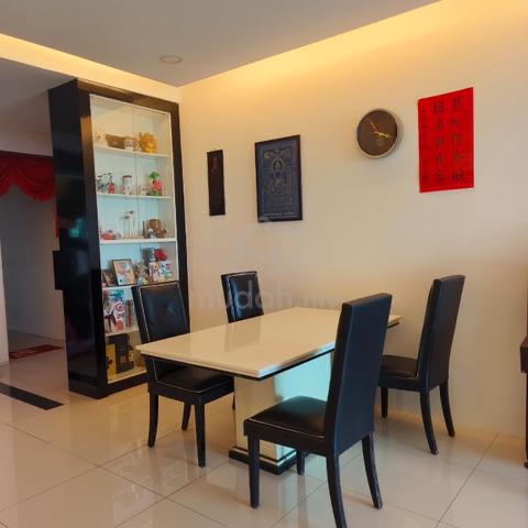 The Oasis Condo 2car parks 560k - photo 3