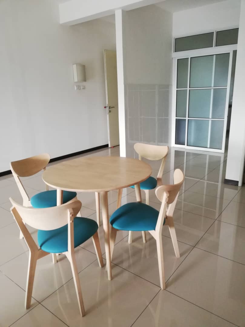 The Oasis Condo 2car parks 510k - photo 3