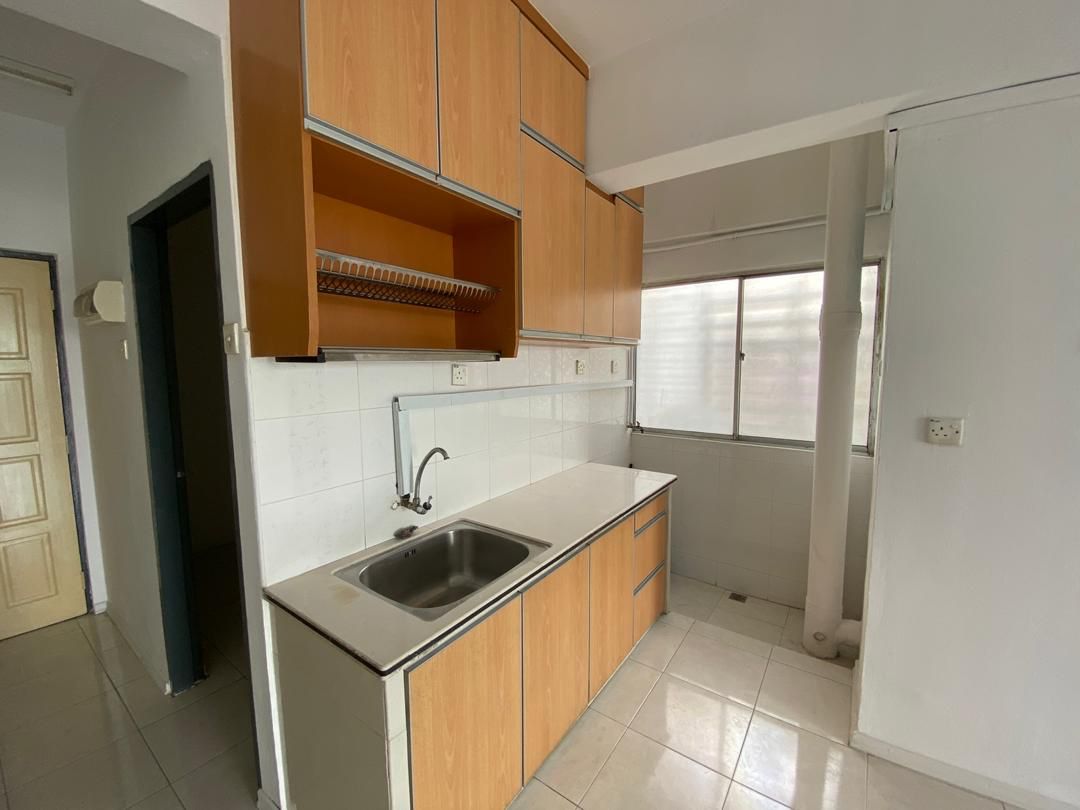 Damai vista 380k top floor
