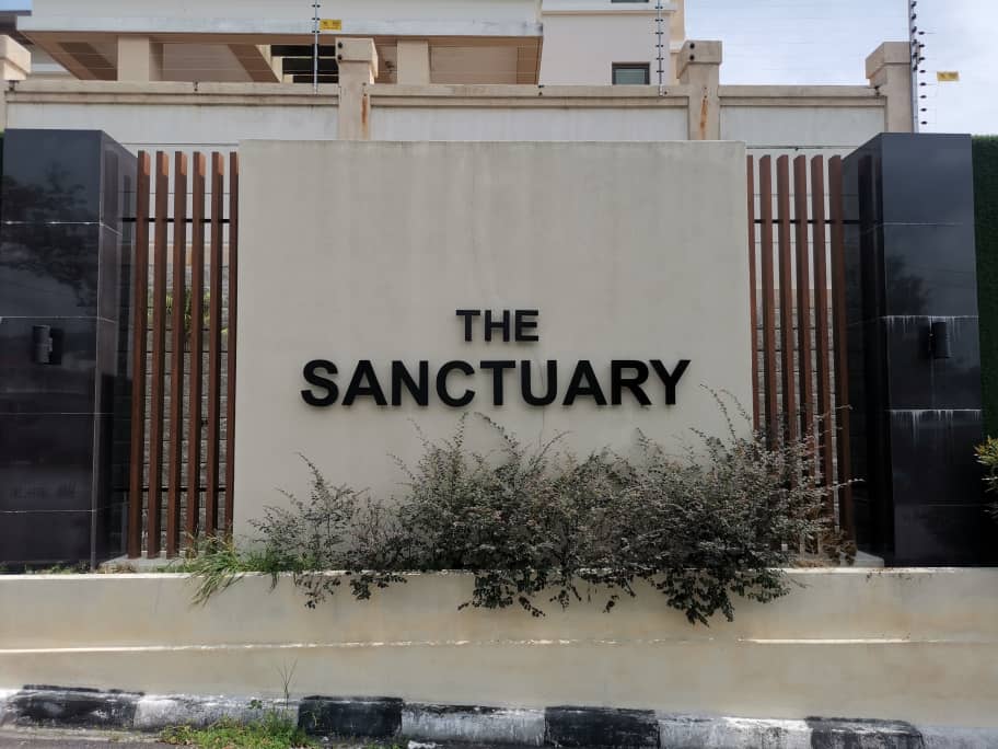The santuary 28m