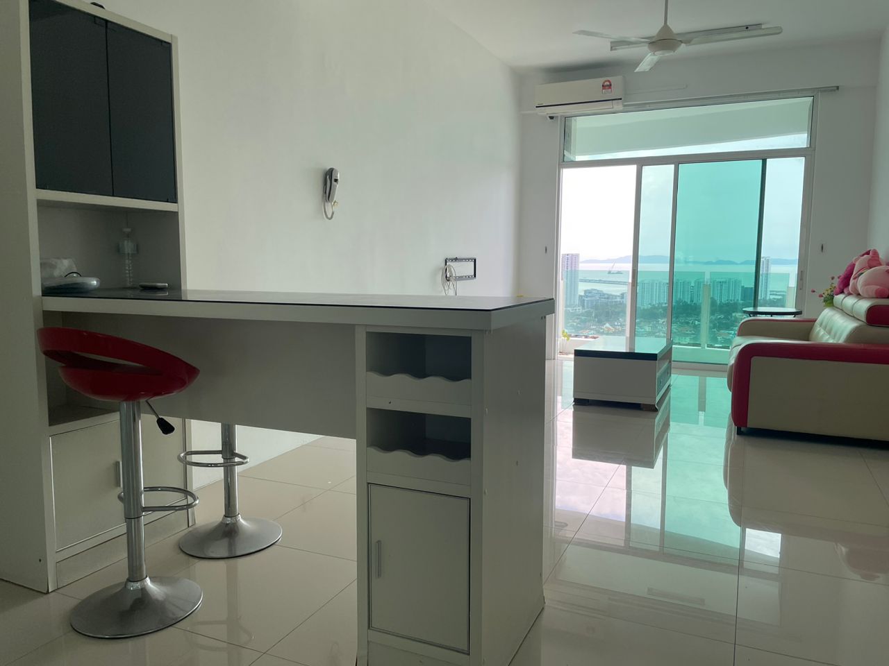 The Oasis Condo 2car parks 510k