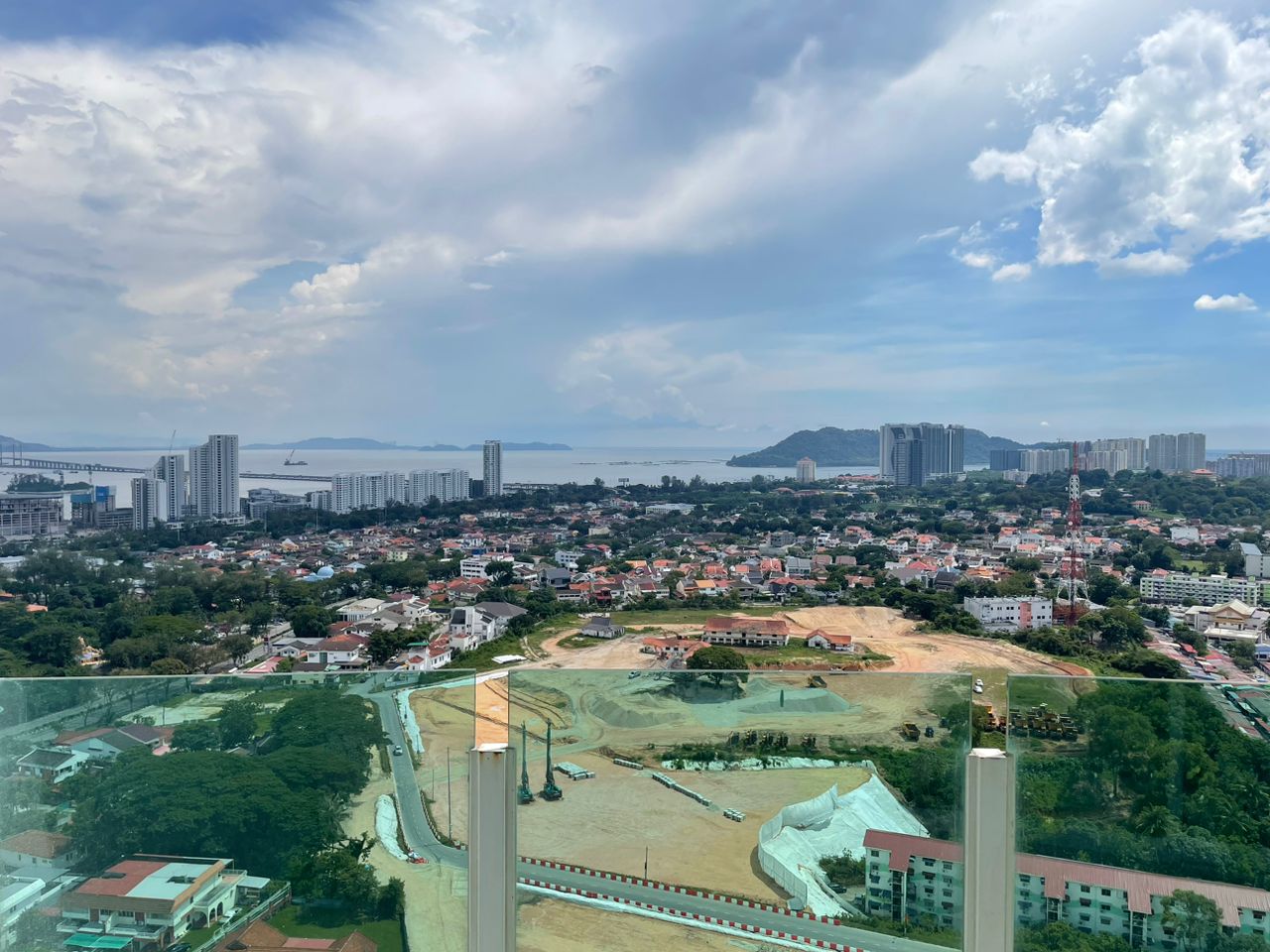 The Oasis Condo 2car parks 510k - photo 3