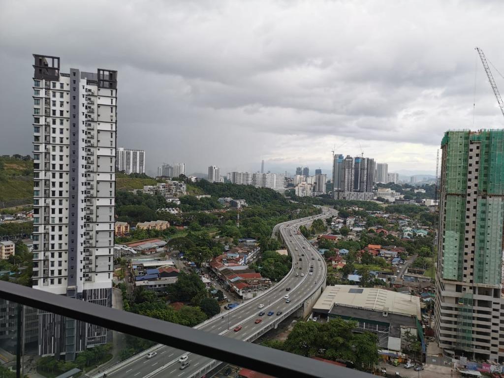 Citizen Train KL Sentral Mid Valley Jln Klang Lama - photo 3