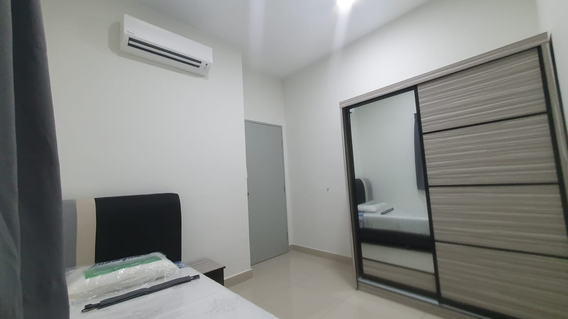 Platinum Arena Ktm Train Mid Valley Kl Sentral PJ - photo 3