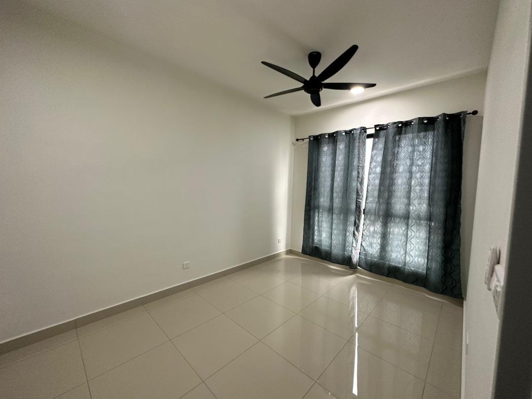 Platinum Arena Ktm Train Mid Valley Kl Sentral PJ - photo 5