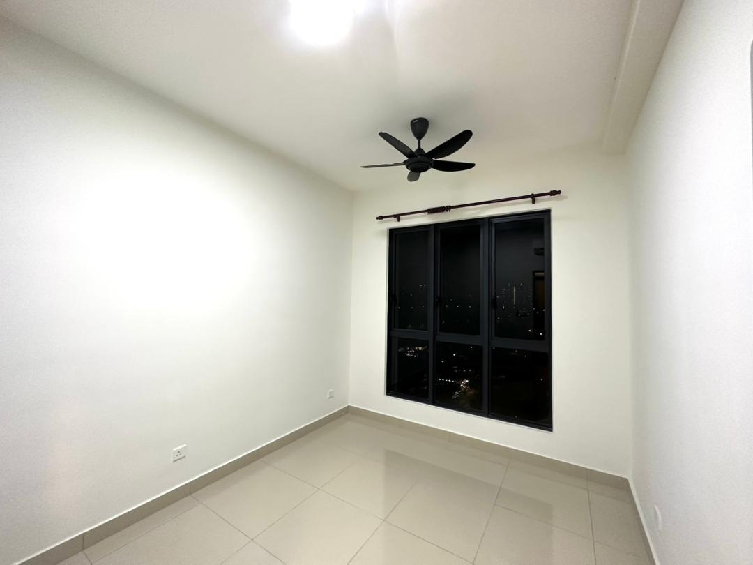 Platinum Arena Ktm Train Mid Valley Kl Sentral PJ - photo 7