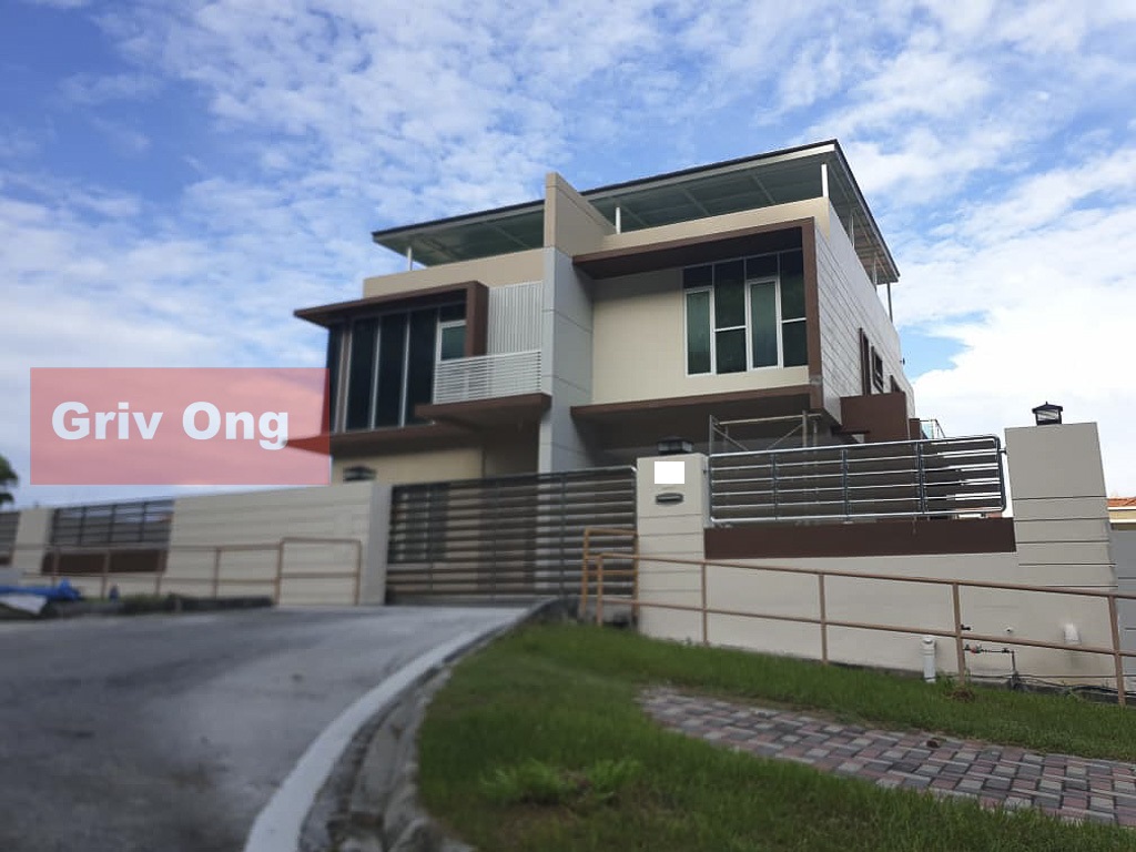 Beverly Hills 3 Stry Bungalow 9000sqft Under Value - photo 1