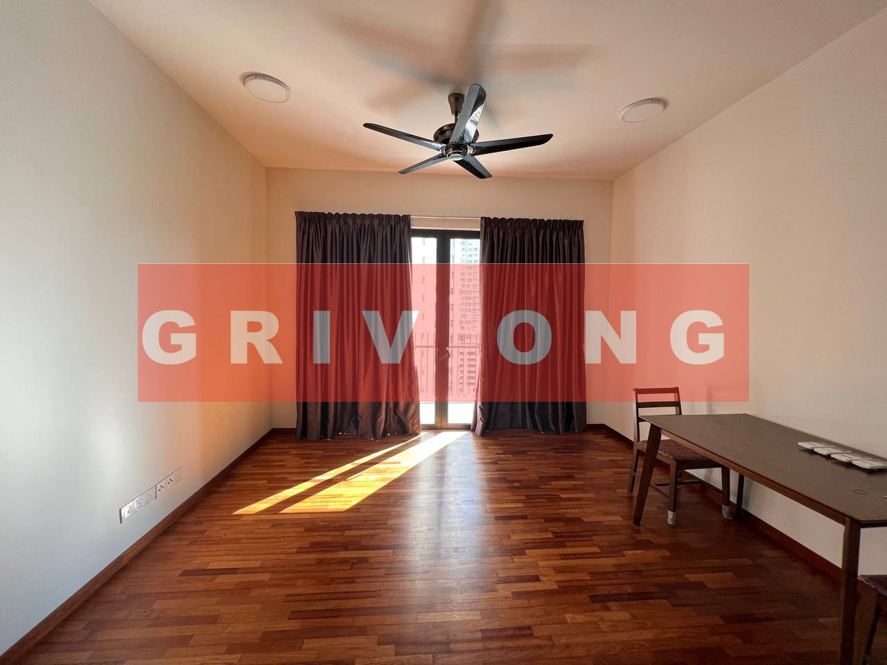 Tamarind 1047sqft Mid Floor Town View