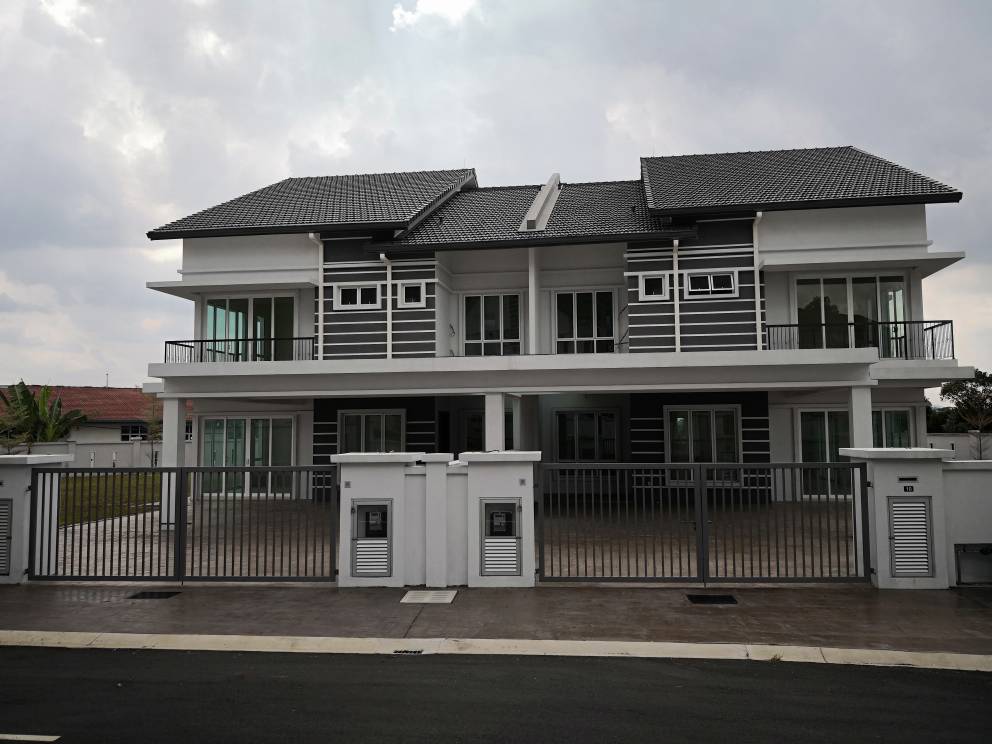 Phase 2 Type E  2 Sty Semi-D TAMAN BUKIT ROS - photo 2