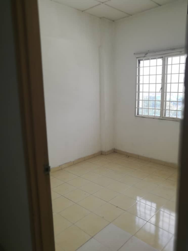 875sqft Pangsapuri Bayu Taman Bukit Serdang - photo 2