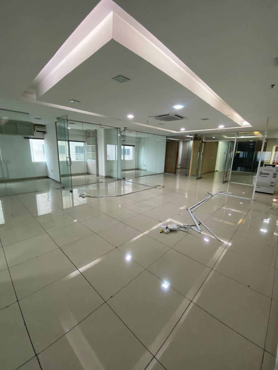 LBS14 2500sqft Office Menara Uncang Emas UE3 - photo 3