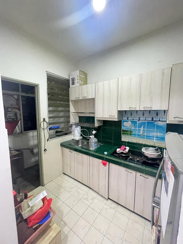 Baiduri Court For Rent - photo 2
