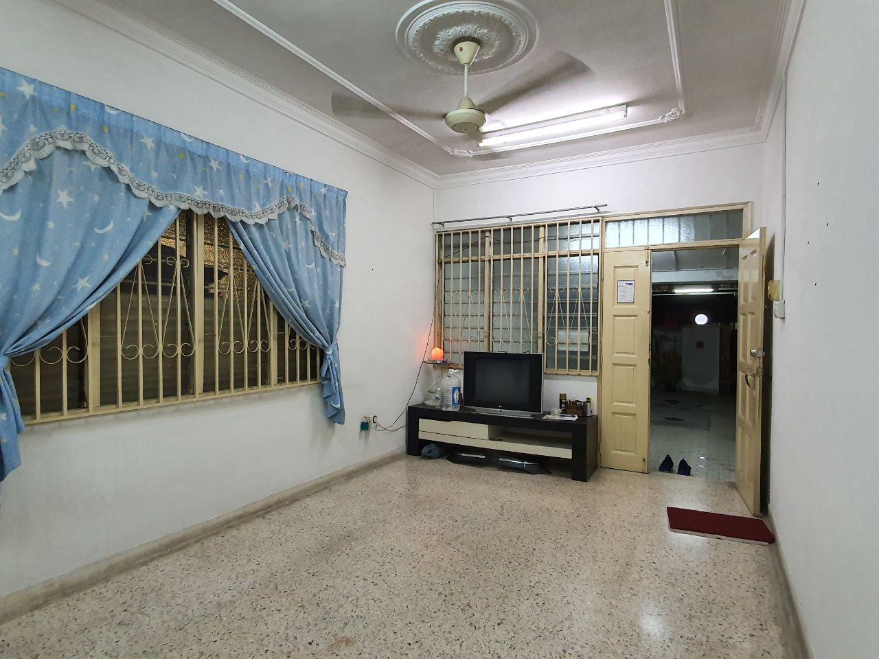 Jalan Simbang Taman Perling