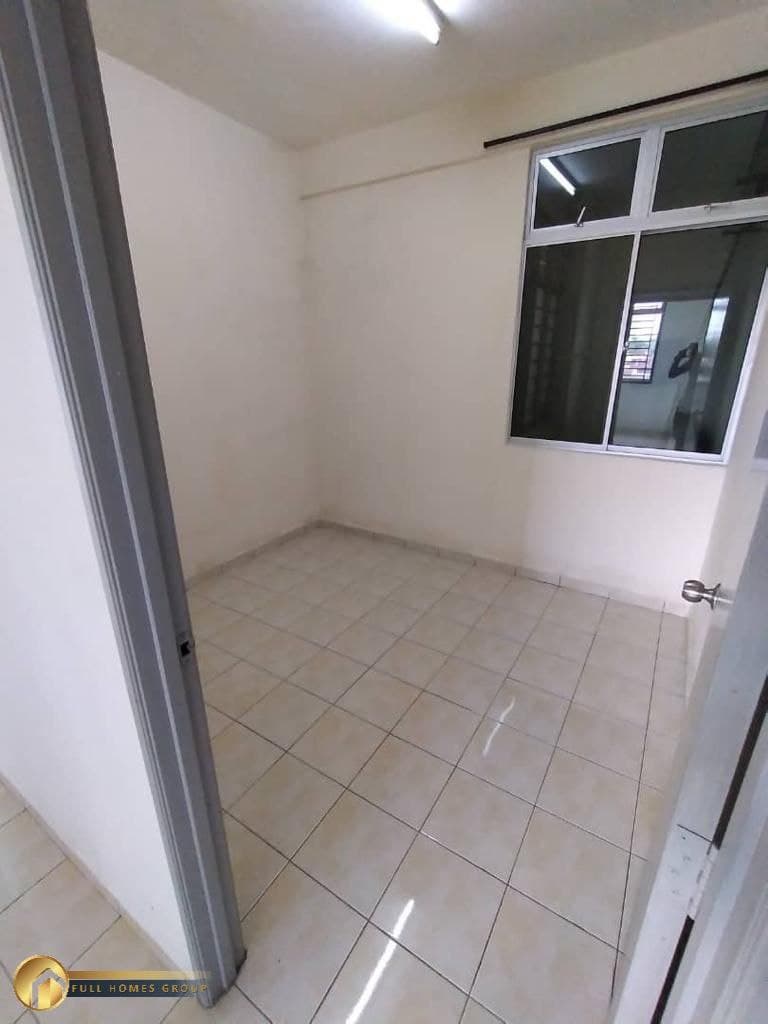 Indah Court Apartment Bukit Indah - photo 3