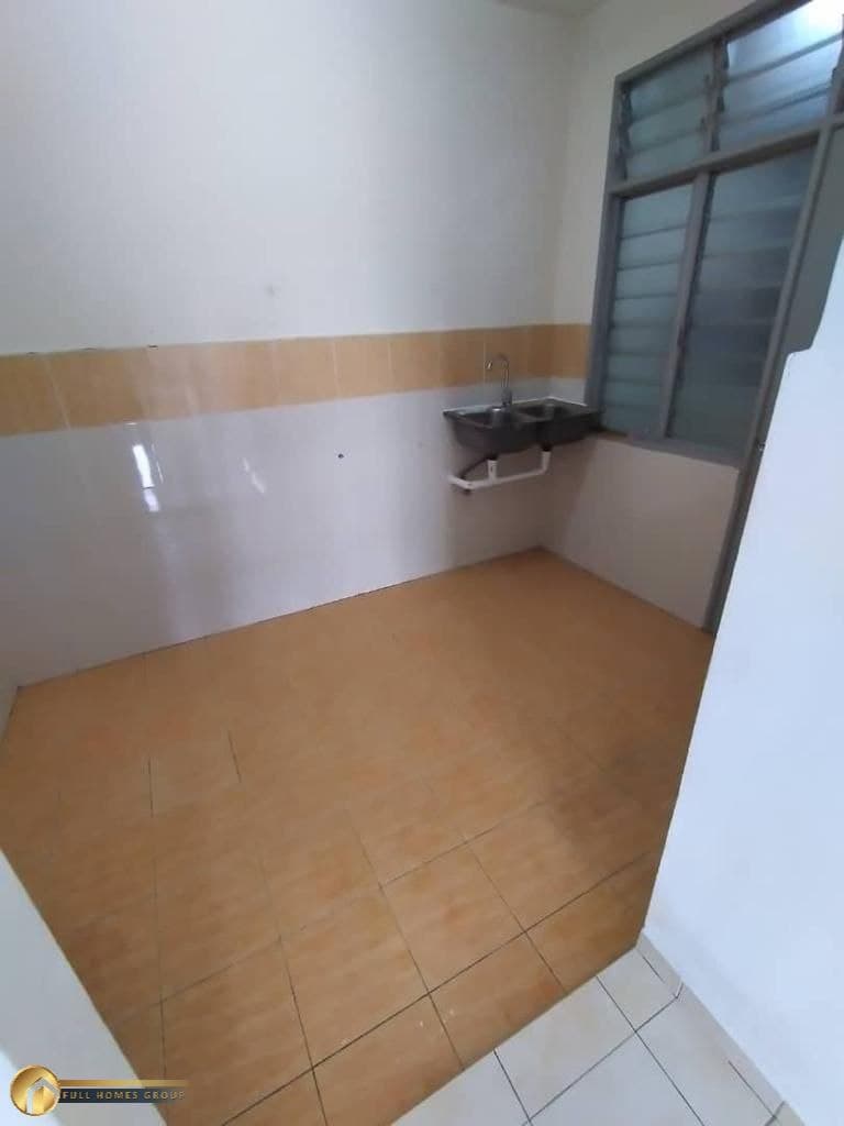Indah Court Apartment Bukit Indah - photo 4