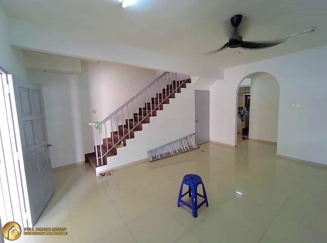 Jalan Indah 5 Bukit Indah - photo 1