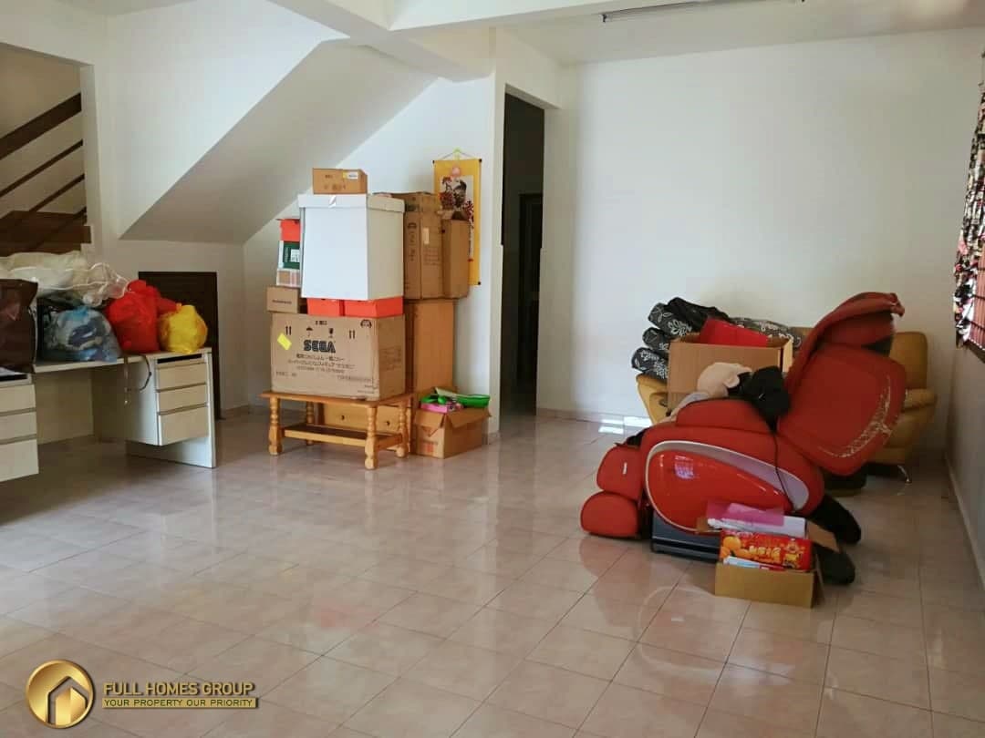 Jalan Lembing 3, Ulu Tiram - photo 1