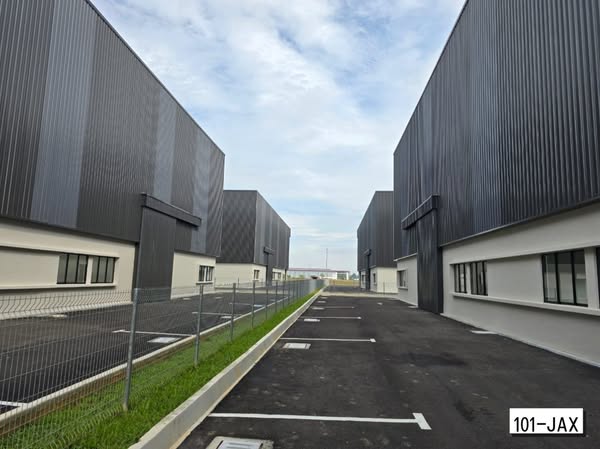 Rent Corner I8 Bukit Raja 2storey Corner Factory - photo 3