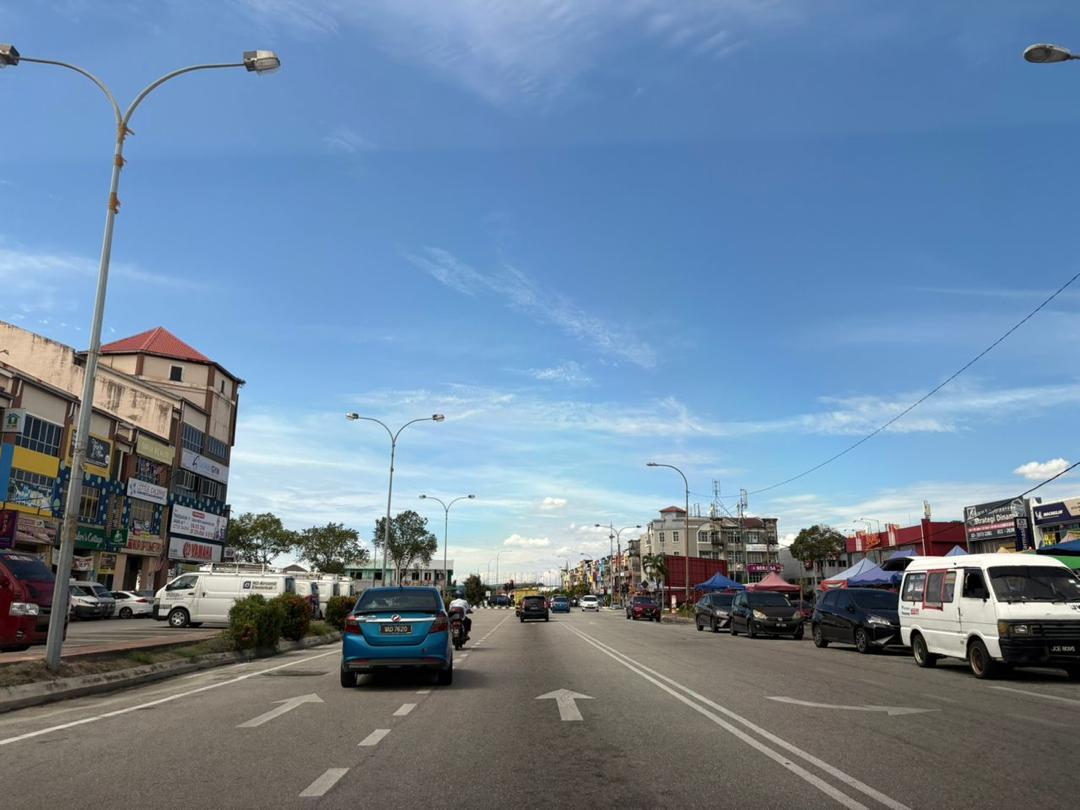 Rent 44x80 Teluk Pulai 2storey Corner Shoplot Hot - photo 2