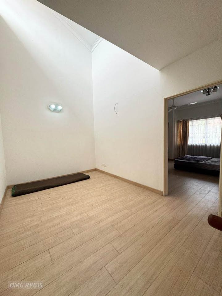 Below Market 22x70 Kota Bayuemas 2storey Good Cond - photo 3