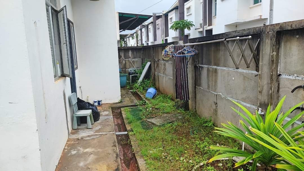 Corner Lot Teres 2 Tingkat Kota Sas Kuantan (tanah luas) - photo 3