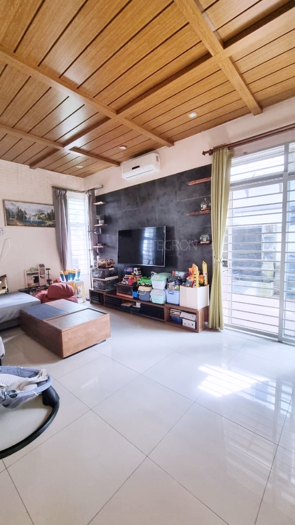 Move In Ready Royal  ...