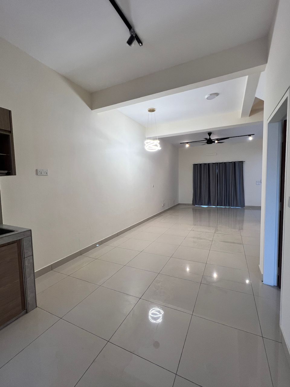 Nassim Height - photo 10
