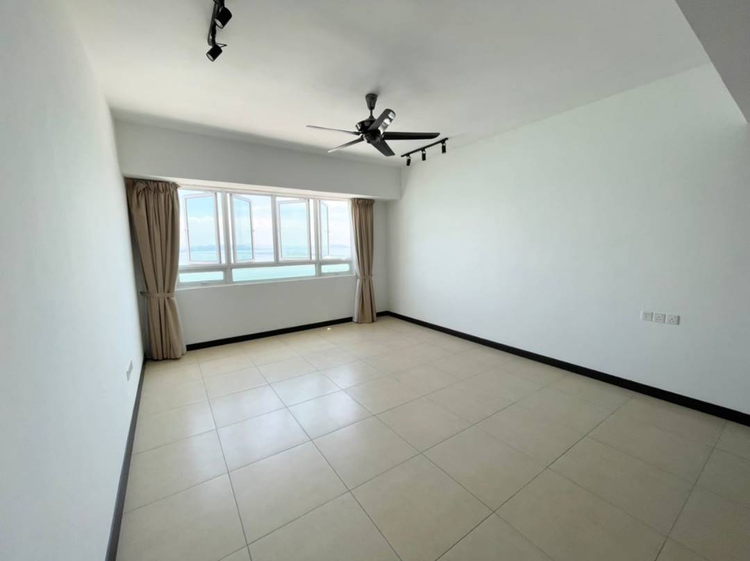 PEARL REGENCY CONDO 1371sf Renovated Seaview - photo 2
