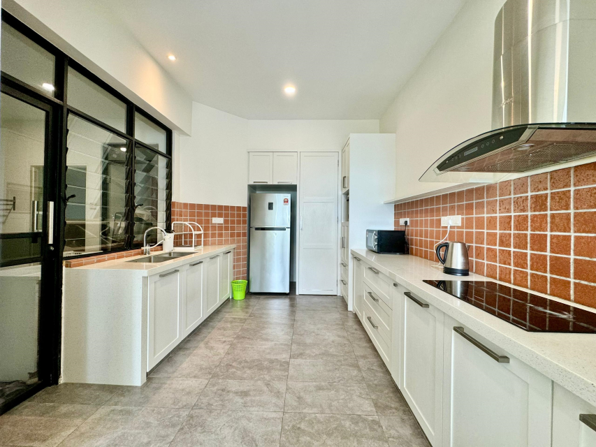 Sri Pangkor 2160sf For Sale Furnished - photo 3